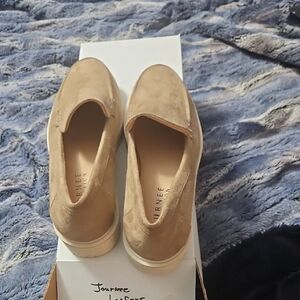 NWT Journee Loafers Size 9